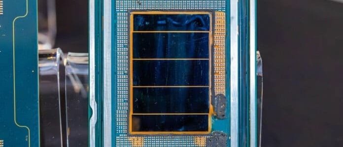 hoan-lich-ra-mat-chip-intel-xeon-clearwater-forest-18a