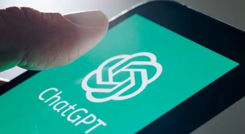 ChatGPT thách thức ngôi vương Google trong cuộc đua AI