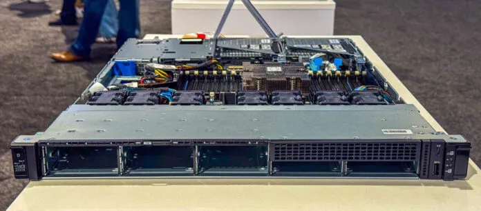 hpe cong bo dl325 gen12 va dl345 gen12 tai hpe discover 2
