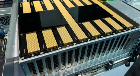 Trend máy chủ AI sử dụng GPU, NVLink trong 2025