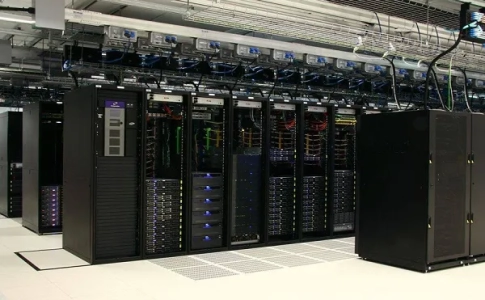 Bài toán chi phí - Thuê hay sở hữu server sẽ lợi hơn?